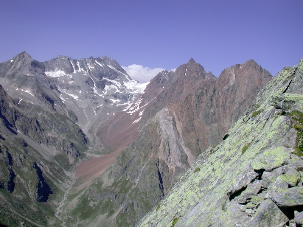 Mylonitic contact between Arolla and Valpelline units of Dent Blanche nappe.