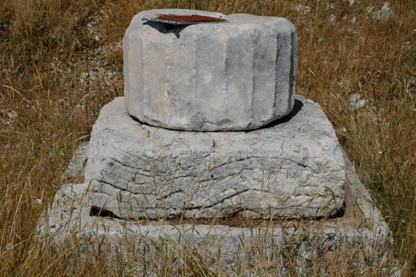 Stylolites in Thick White Limestone Beds.