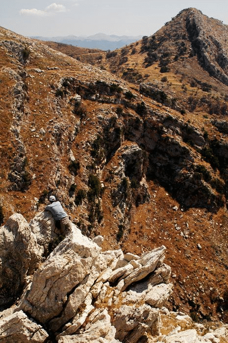 Three Gorges anticline.